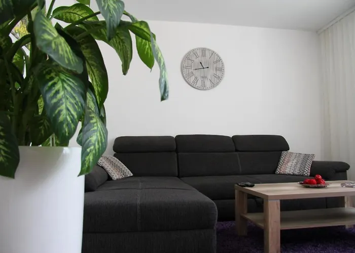 Geraeumige 4 Zimmer Wohnung An Den Kaiserthermen